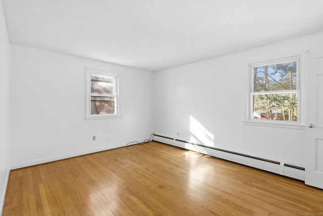 8 Cherryfield Drive, West Hartford, CT 06107