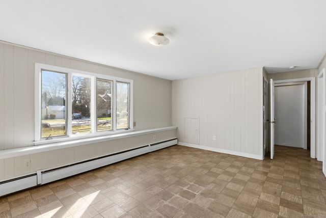 8 Cherryfield Drive, West Hartford, CT 06107