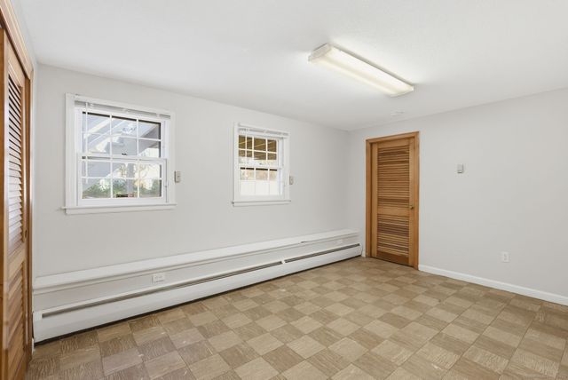 8 Cherryfield Drive, West Hartford, CT 06107