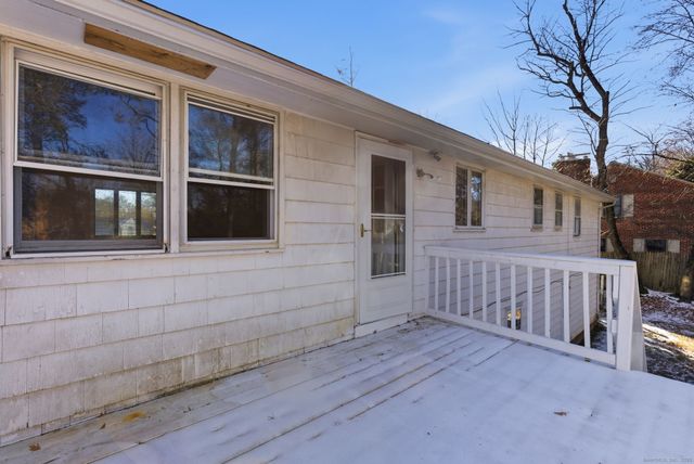 8 Cherryfield Drive, West Hartford, CT 06107