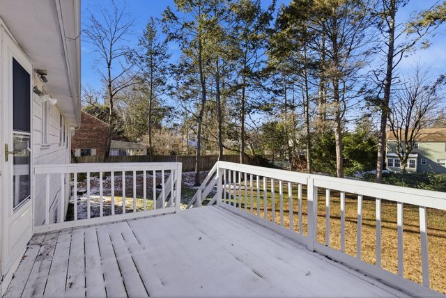 8 Cherryfield Drive, West Hartford, CT 06107