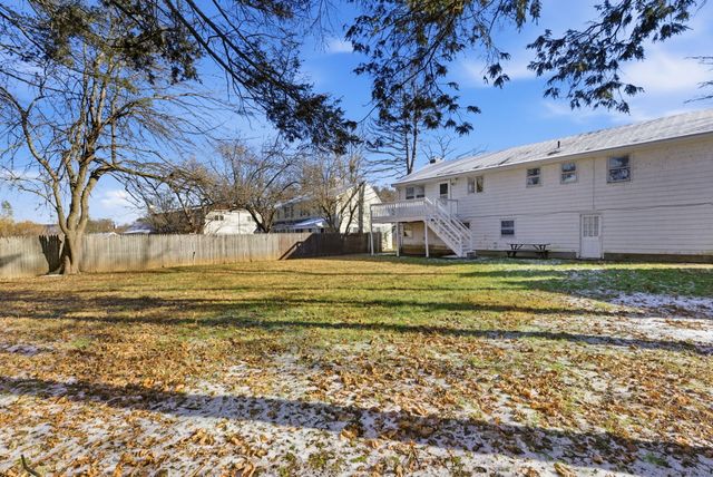 8 Cherryfield Drive, West Hartford, CT 06107