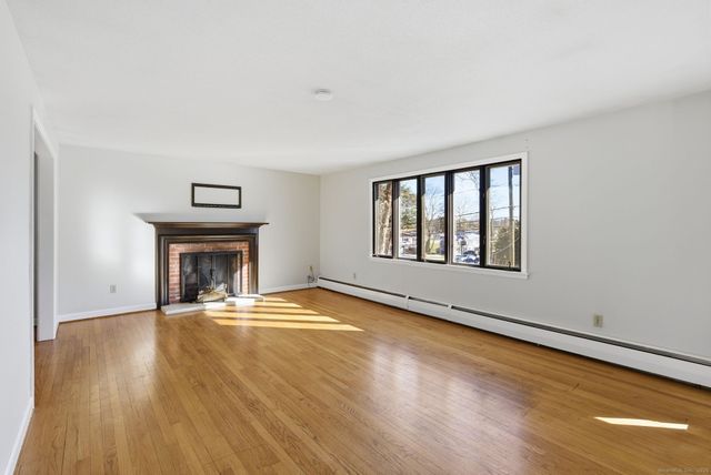 8 Cherryfield Drive, West Hartford, CT 06107