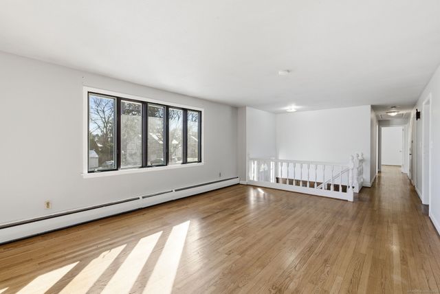 8 Cherryfield Drive, West Hartford, CT 06107