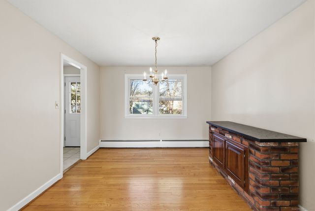 8 Cherryfield Drive, West Hartford, CT 06107