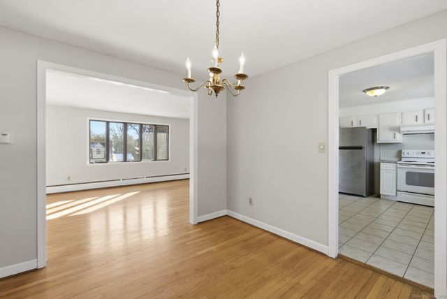 8 Cherryfield Drive, West Hartford, CT 06107