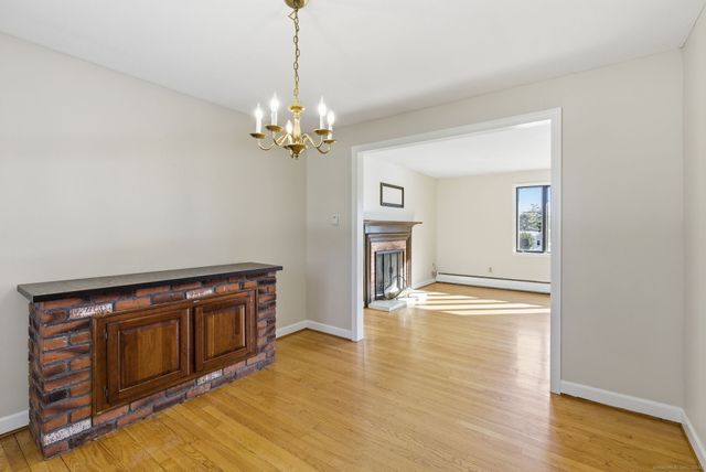 8 Cherryfield Drive, West Hartford, CT 06107