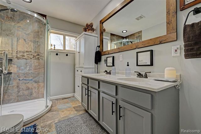 11392 E Carpenter Road, Davison, MI 48423