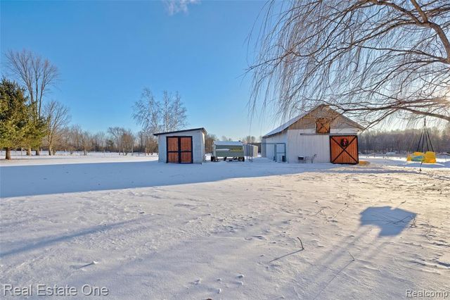 11392 E Carpenter Road, Davison, MI 48423