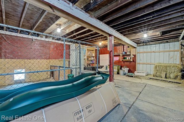 11392 E Carpenter Road, Davison, MI 48423