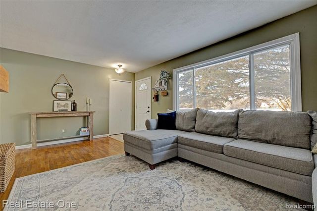 11392 E Carpenter Road, Davison, MI 48423