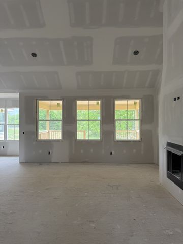 8680 Middle Lick Creek Rd, Lyles, TN 37098