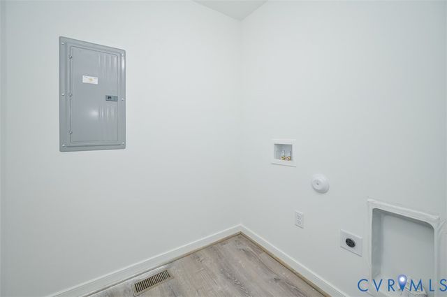 2359 N Waterside Dr, Lanexa, VA 23089