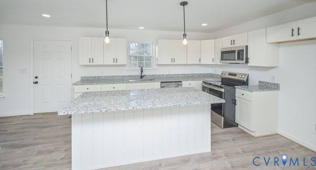 2359 N Waterside Dr, Lanexa, VA 23089