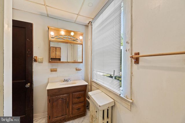 115 HILTON AVE, Catonsville, MD 21228