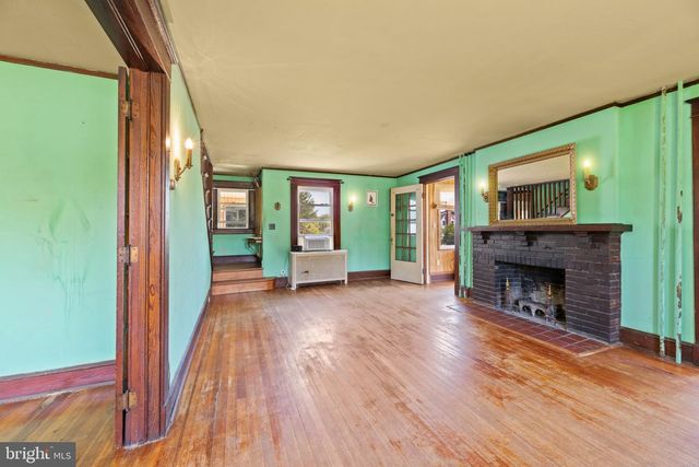 115 HILTON AVE, Catonsville, MD 21228