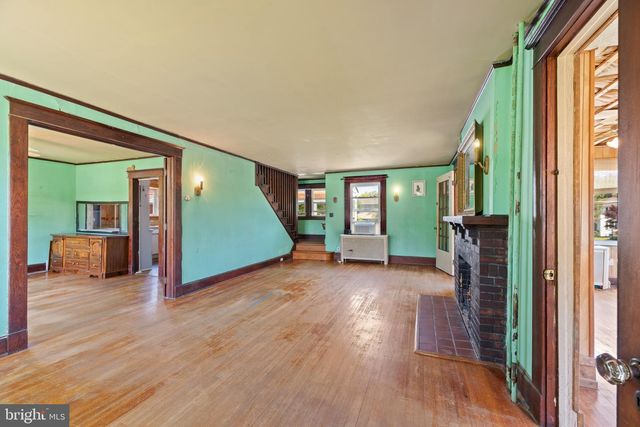 115 HILTON AVE, Catonsville, MD 21228