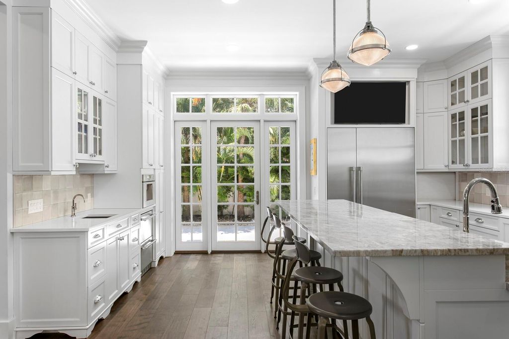 Image 11 of property listing at 907 BAYSHORE BOULEVARD, Tampa, FL 33606