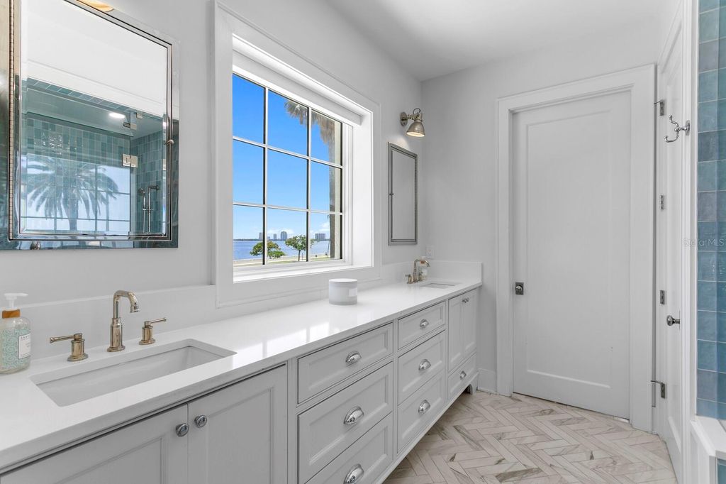 Image 26 of property listing at 907 BAYSHORE BOULEVARD, Tampa, FL 33606