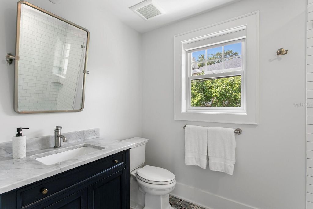 Image 39 of property listing at 907 BAYSHORE BOULEVARD, Tampa, FL 33606