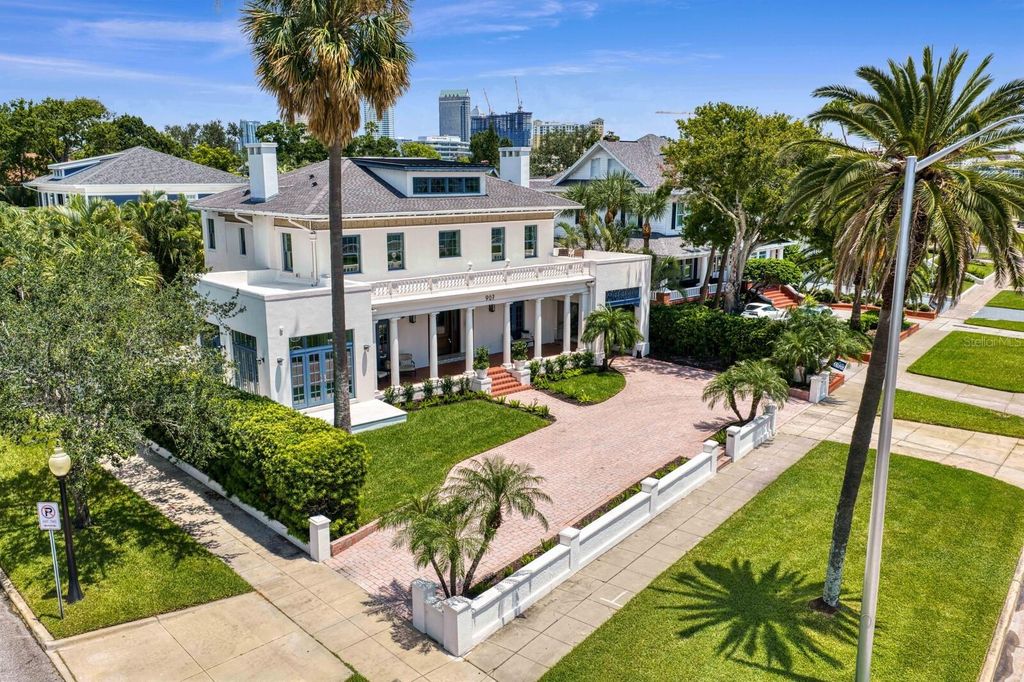 Image 44 of property listing at 907 BAYSHORE BOULEVARD, Tampa, FL 33606
