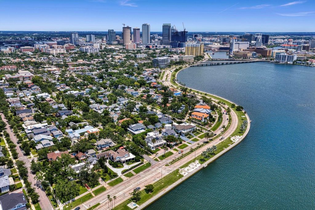 Image 49 of property listing at 907 BAYSHORE BOULEVARD, Tampa, FL 33606