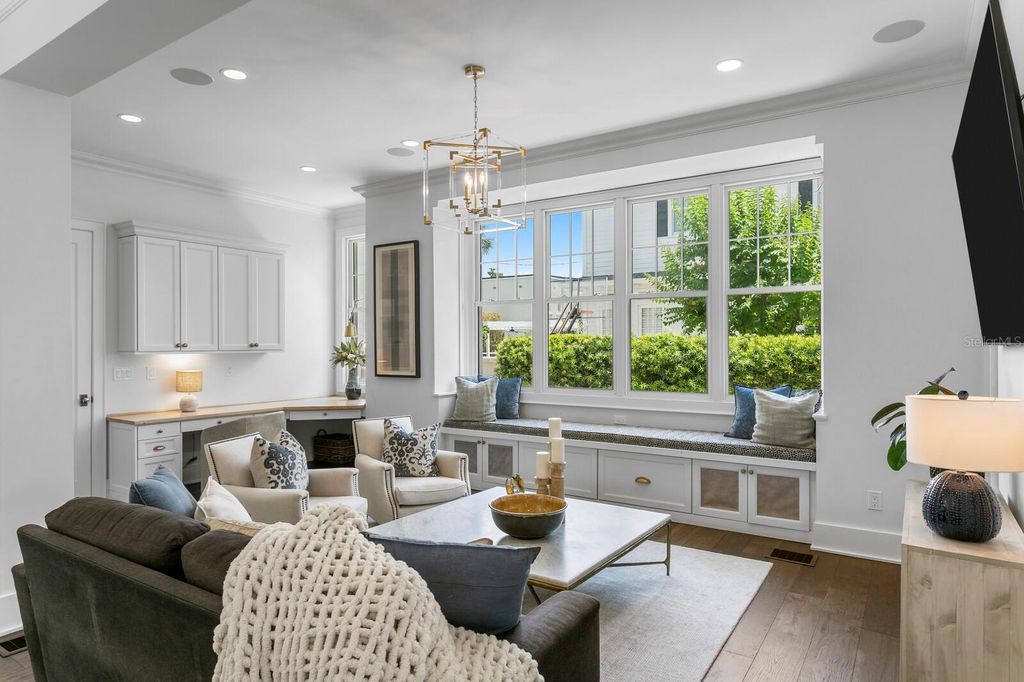 Image 6 of property listing at 907 BAYSHORE BOULEVARD, Tampa, FL 33606