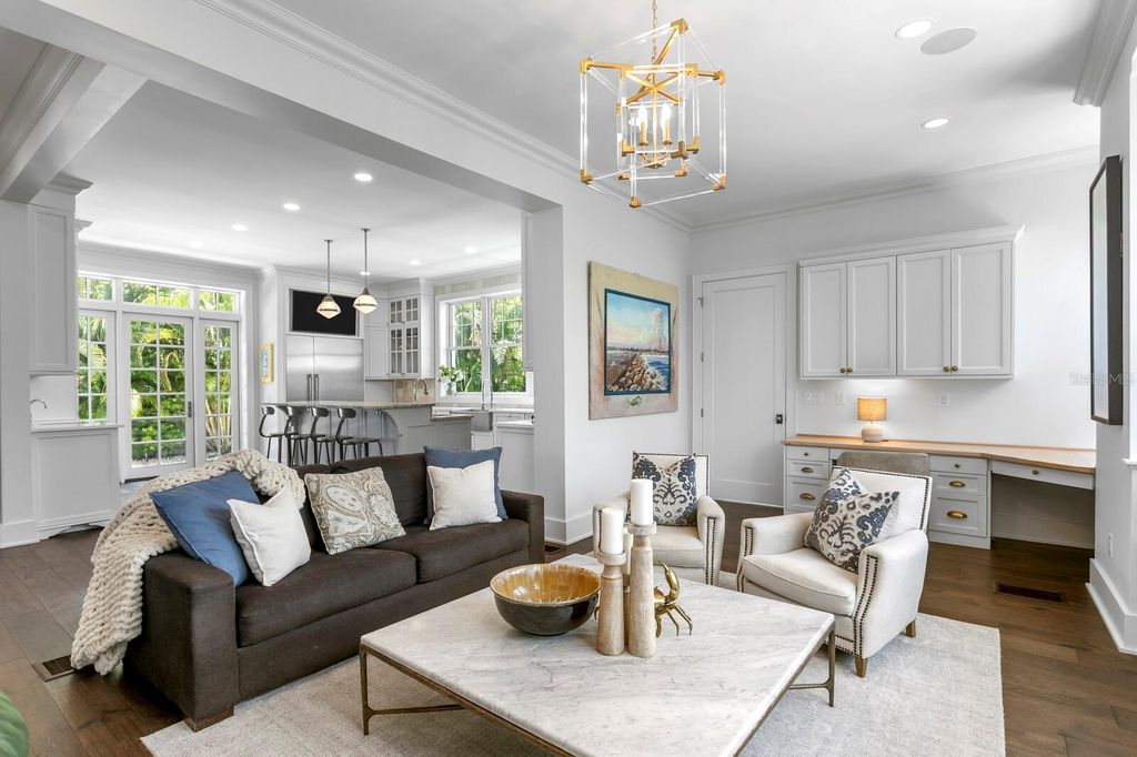 Image 7 of property listing at 907 BAYSHORE BOULEVARD, Tampa, FL 33606