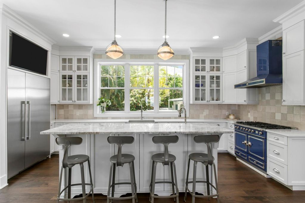 Image 8 of property listing at 907 BAYSHORE BOULEVARD, Tampa, FL 33606