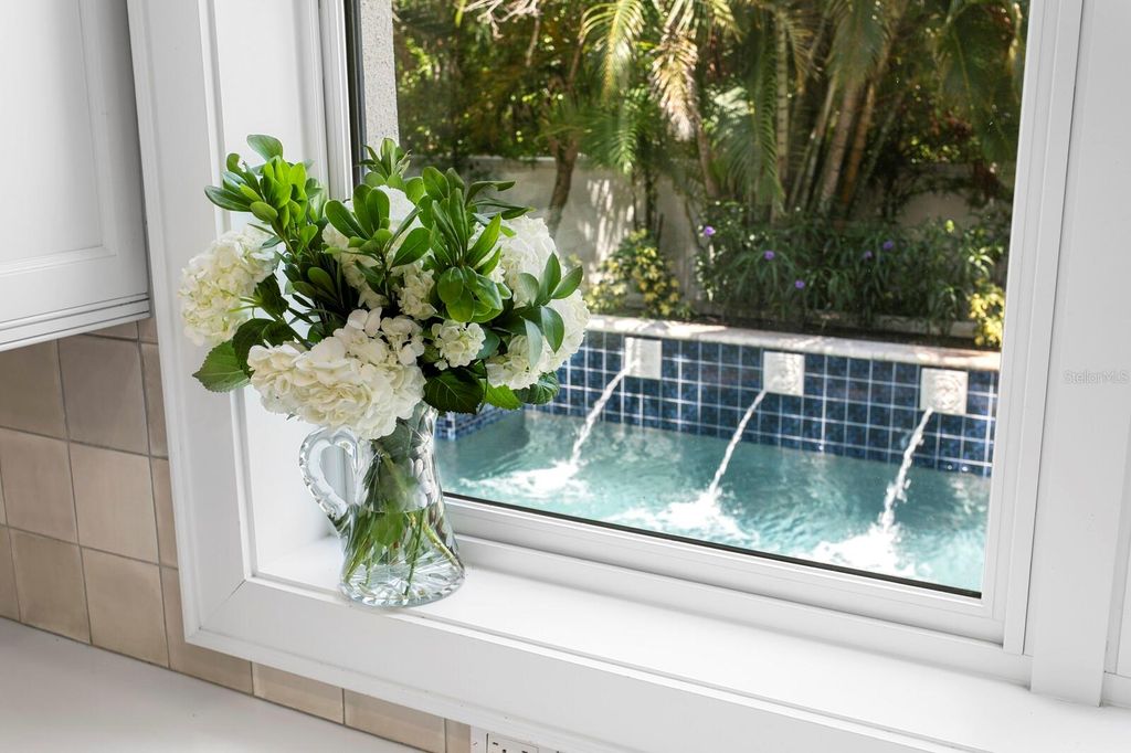 Image 10 of property listing at 907 BAYSHORE BOULEVARD, Tampa, FL 33606