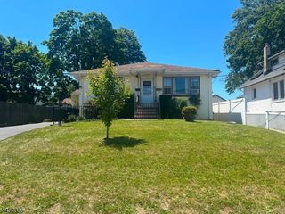 129 Hampton St, Metuchen Boro, NJ 08840