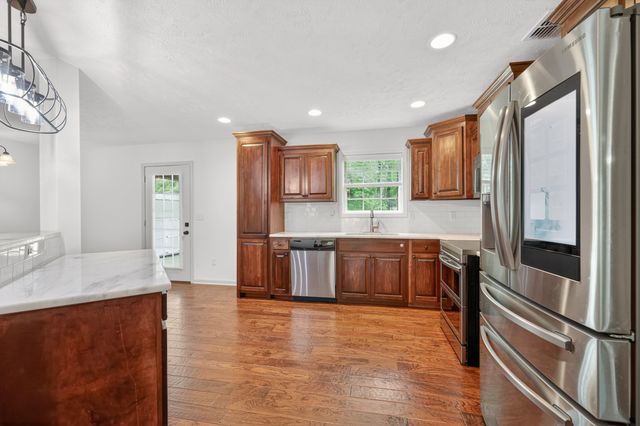 103 Myra Ln, Tullahoma, TN 37388
