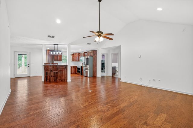103 Myra Ln, Tullahoma, TN 37388