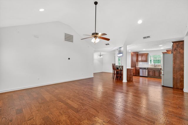 103 Myra Ln, Tullahoma, TN 37388