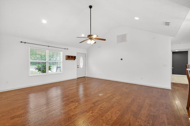 103 Myra Ln, Tullahoma, TN 37388