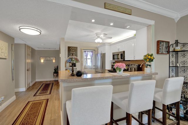 2850 N Palm Aire Drive 401, Pompano Beach, FL 33069