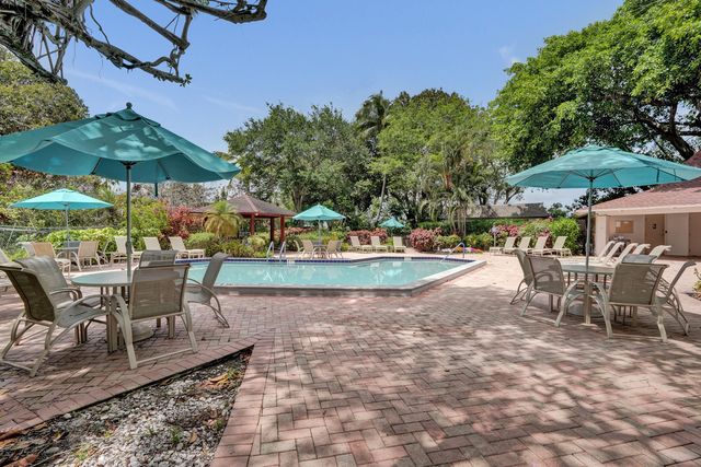 2850 N Palm Aire Drive 401, Pompano Beach, FL 33069