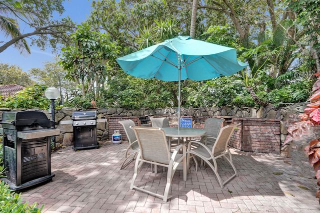 2850 N Palm Aire Drive 401, Pompano Beach, FL 33069