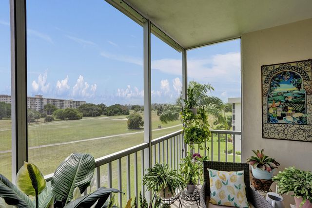 2850 N Palm Aire Drive 401, Pompano Beach, FL 33069