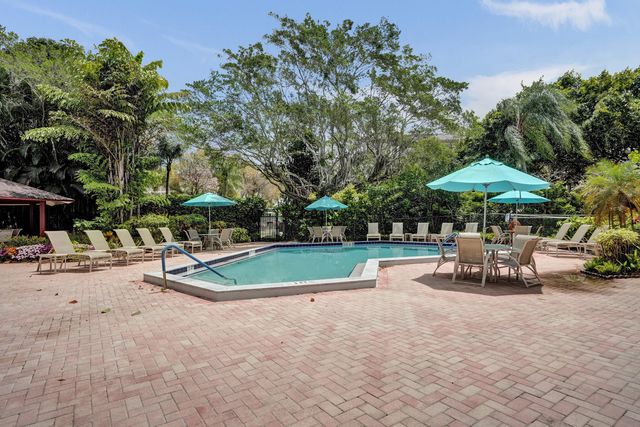 2850 N Palm Aire Drive 401, Pompano Beach, FL 33069