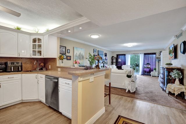 2850 N Palm Aire Drive 401, Pompano Beach, FL 33069