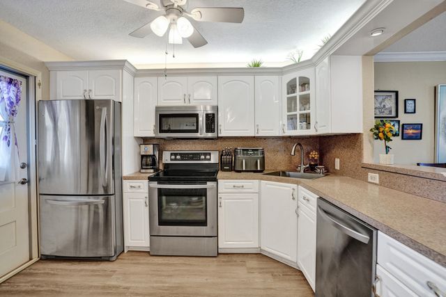 2850 N Palm Aire Drive 401, Pompano Beach, FL 33069