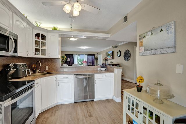 2850 N Palm Aire Drive 401, Pompano Beach, FL 33069