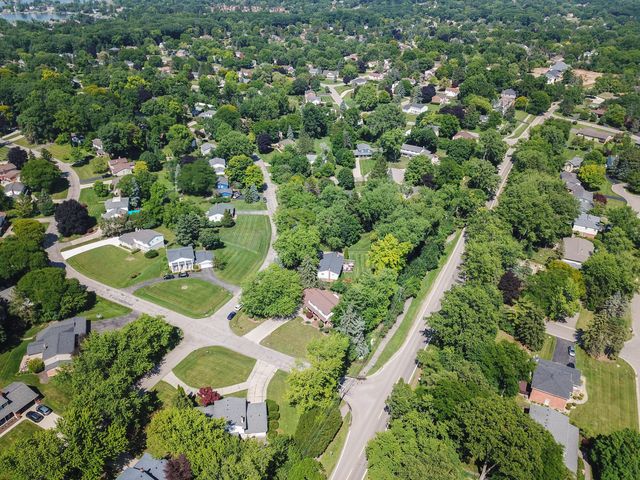 4389 Westover Drive, West Bloomfield, MI 48323
