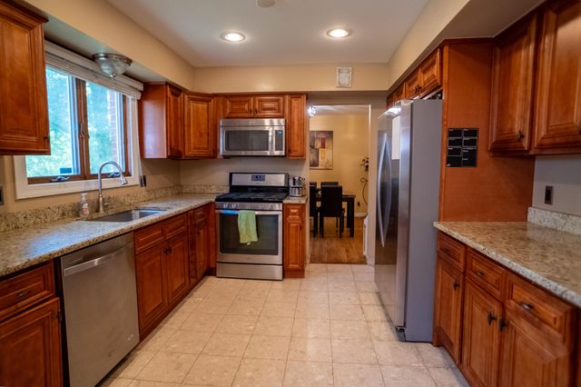 4389 Westover Drive, West Bloomfield, MI 48323