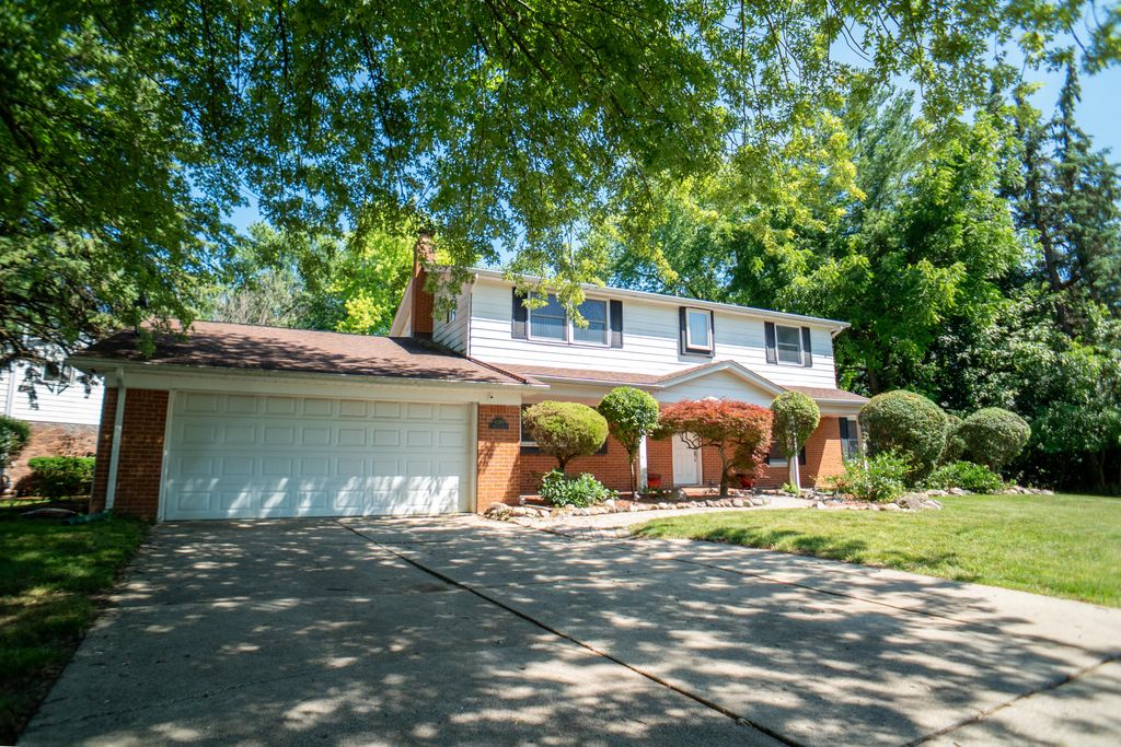 4389 Westover Drive, West Bloomfield, MI 48323