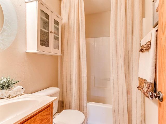 3300 Heather Glen Drive, Norman, OK 73072