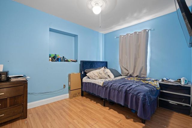 5772 N Haverhill Road N, West Palm Beach, FL 33407