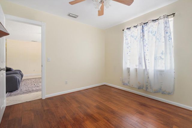 5772 N Haverhill Road N, West Palm Beach, FL 33407