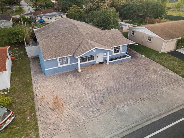 5772 N Haverhill Road N, West Palm Beach, FL 33407